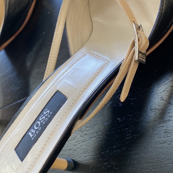 BOSS Hugo Boss EU39 Heels. Black Made in Italy Slides with Tan Straps. - Picture 9 of 9